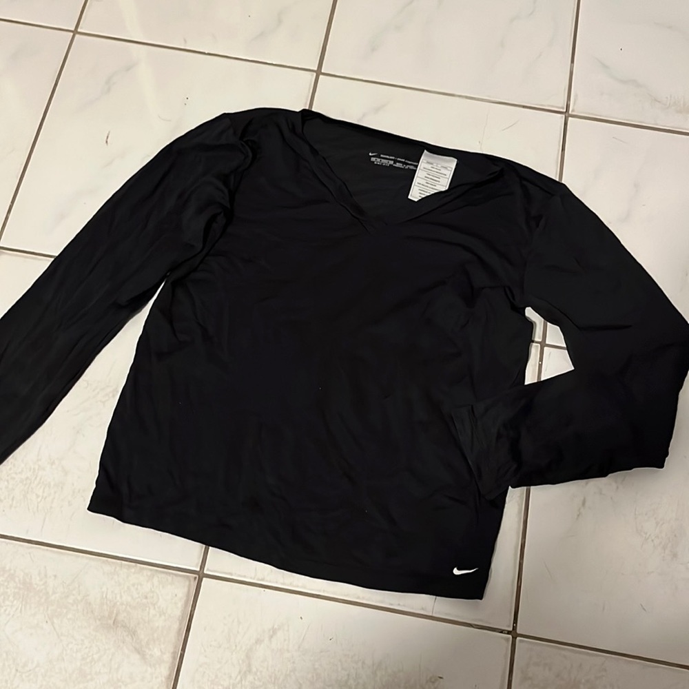 Nike seamless drifit v-neck